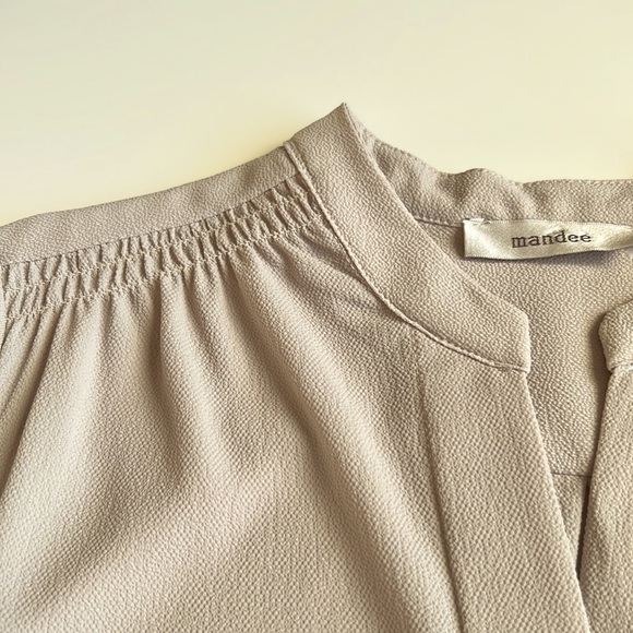 Mandee blouse crepe textured fabric, V-neck, scalloped bottom, 3/4 long - Picture 3 of 11